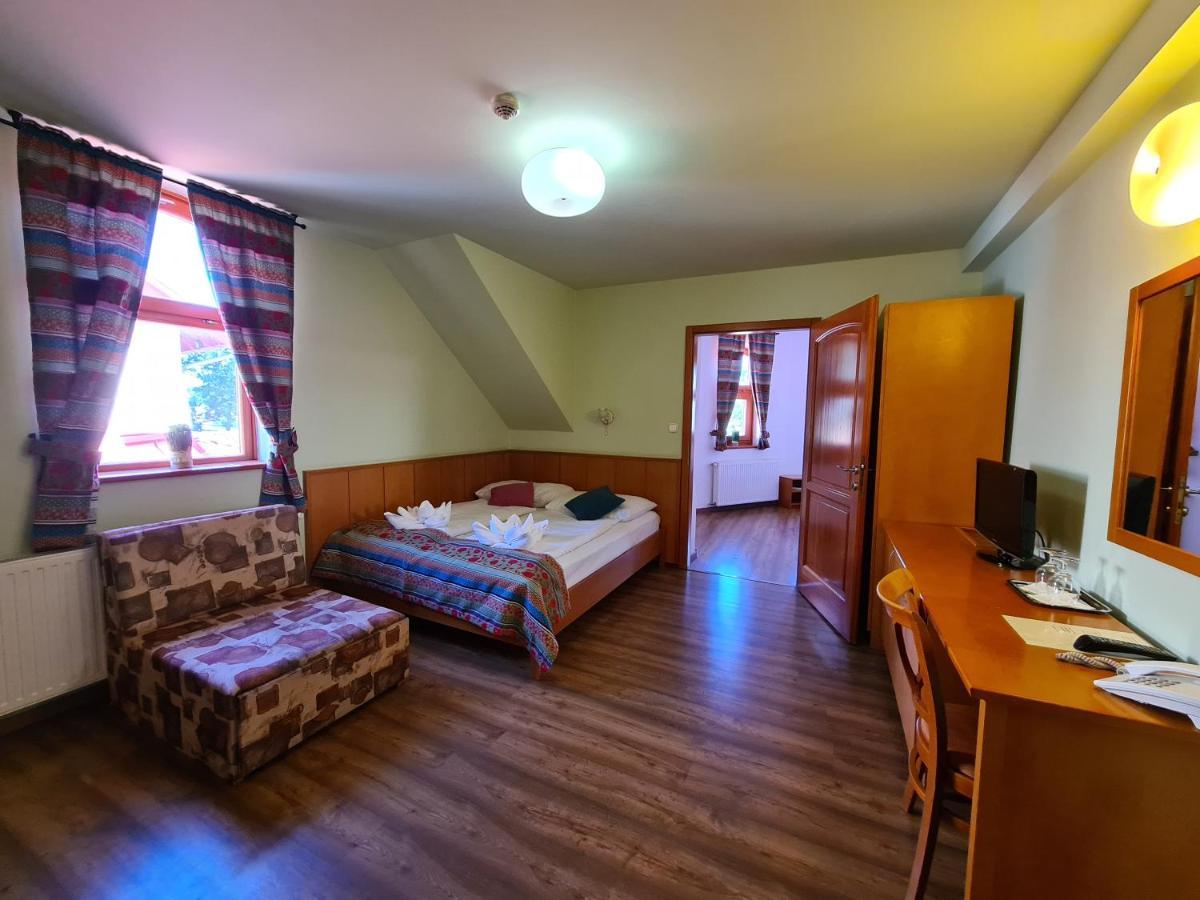 Istvan Parkhotel Es Gasztrofarm Sormas Exterior photo